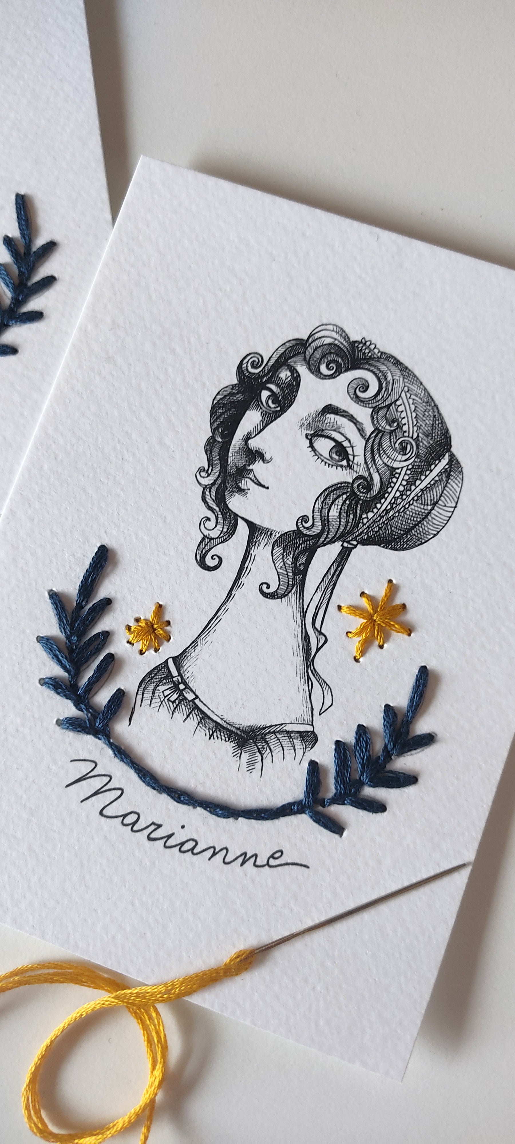 Kit per ricamare su carta Marianne ed Elinore di Ragione e sentimento (2 cartoline)